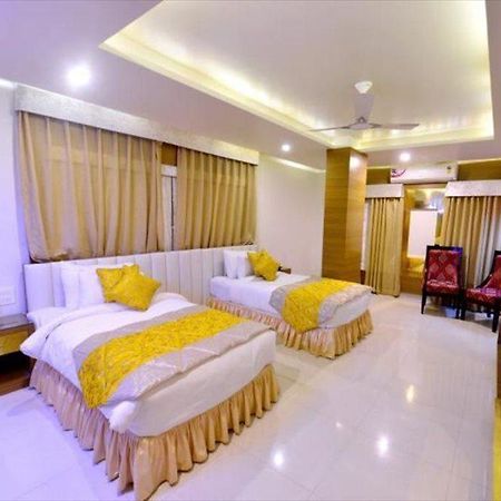 Hotel Mk Vivanta Gwalior Bagian luar foto