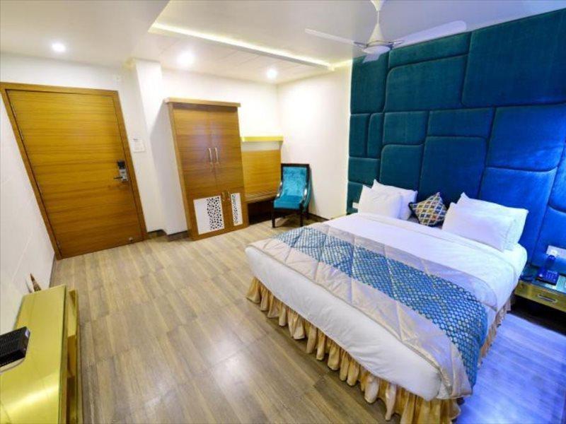 Hotel Mk Vivanta Gwalior Bagian luar foto