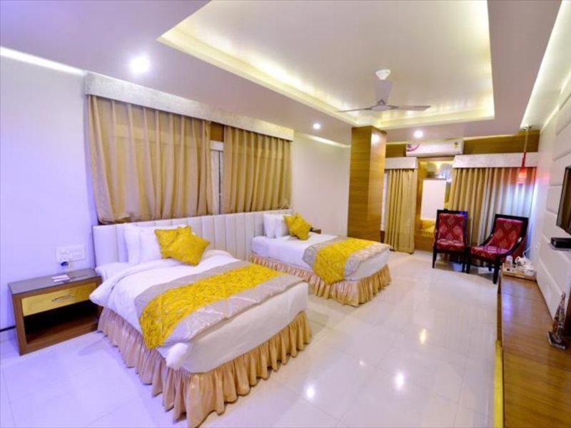 Hotel Mk Vivanta Gwalior Bagian luar foto