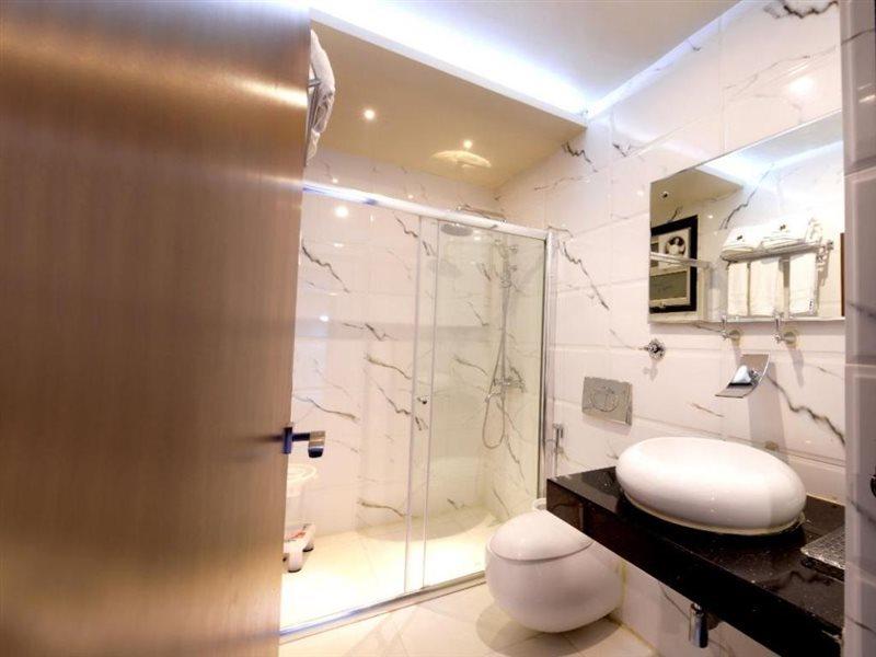 Hotel Mk Vivanta Gwalior Bagian luar foto